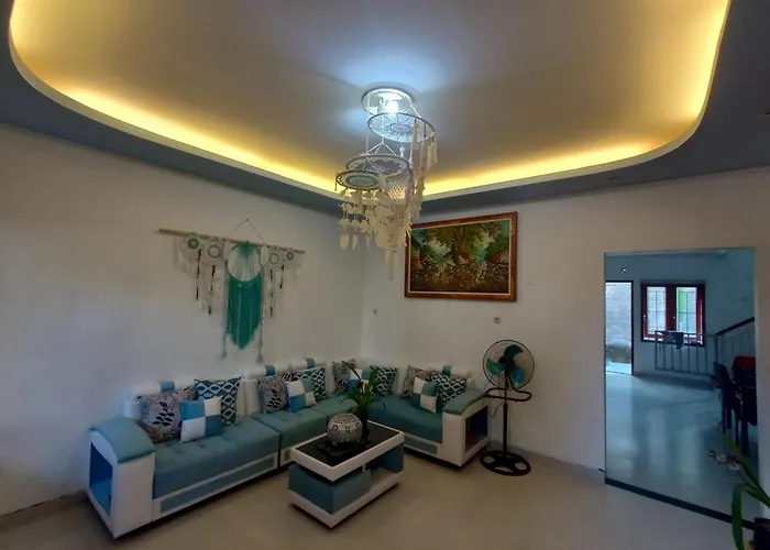 Designer Alex Bali